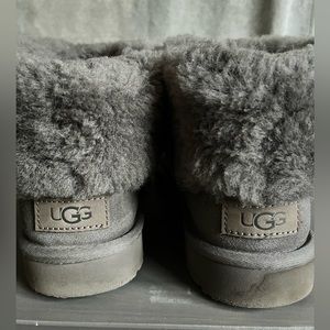 GUC UGG Classic Mini Fluff